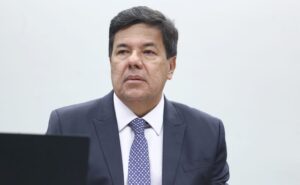 Projeto prevê regras de segurança para manobras com moto em uma roda