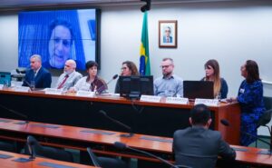 Debatedores cobram pagamento de artistas por plataformas de inteligência artificial