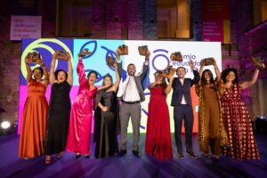 Professora da rede estadual de SP vence Prêmio Educador Nota 10 de 2025 no eixo Inovação e Tecnologia