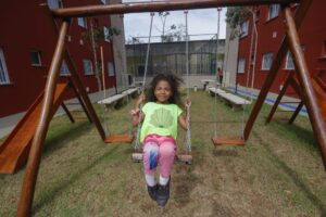 Governo de SP entrega 300 apartamentos e regulariza 2,4 mil imóveis na zona leste da capital