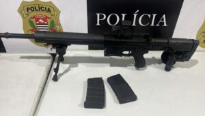 Polícia Civil apreende armamento de facção criminosa em casa no Guarujá