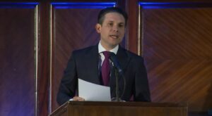 Hugo Motta anuncia votação de propostas contra facções e defende Mercosul no combate à violência