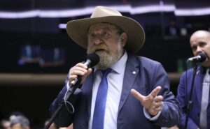 Comissão aprova projeto que substitui o termo agrotóxico por defensivo agrícola em legislação