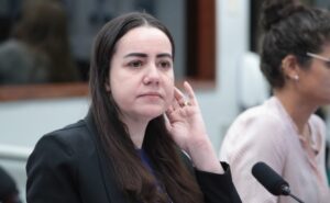 Comissão aprova projeto para incentivar inclusão de mulheres na ciência