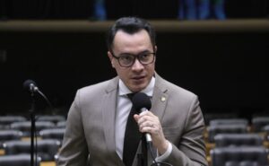 Comissão aprova medidas para incentivar acessibilidade em aplicativos de transporte e entrega