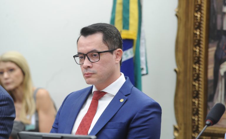 Lei amplia diagnóstico de autismo para adultos e idosos