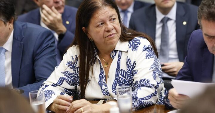 Comissão aprova proposta que incentiva presença de mulheres na construção civil