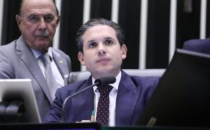 Hugo Motta anuncia que relatório da PEC da Segurança Pública será apresentado aos líderes na terça-feira