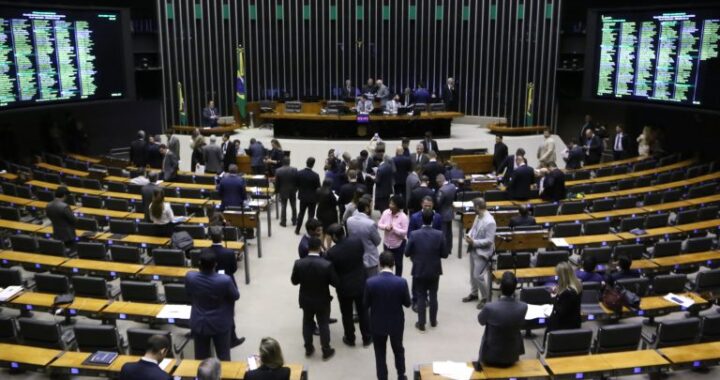 Câmara aprova atualização de norma internacional sobre dano por poluição de óleo