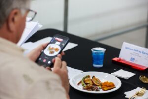 Bom Prato celebra 25 anos com cardápio especial do concurso “Chef em Ação”