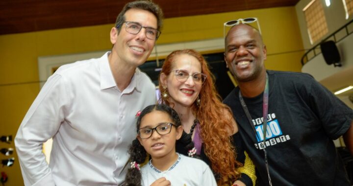 ‘Agora eu vou enxergar e fazer toda a lição’, diz estudante da rede estadual beneficiada pelo projeto Olhar o Futuro SP