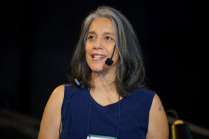 Professora da USP analisa as razões para baixas taxas de vacinação no Brasil e em relação a outros países