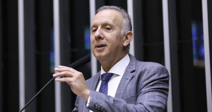 <div>Relator critica “concessão indiscriminada” de benefícios fiscais; acompanhe</div>