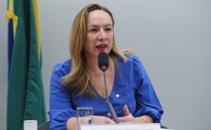 Comissão aprova regras para garantir igualdade e proteção a mulheres em audiências judiciais