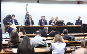 Comissão vota nesta terça-feira relatórios setoriais do Orçamento de 2026