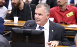 Projeto institui escolas cívico-militares de ensino profissionalizante no sistema público federal