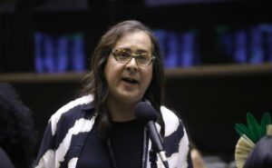 Nova lei diz que poder público deve garantir água potável e saneamento básico nas escolas