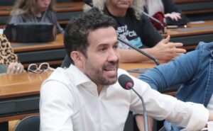 Conselho de Ética abre dois processos disciplinares contra o deputado André Janones