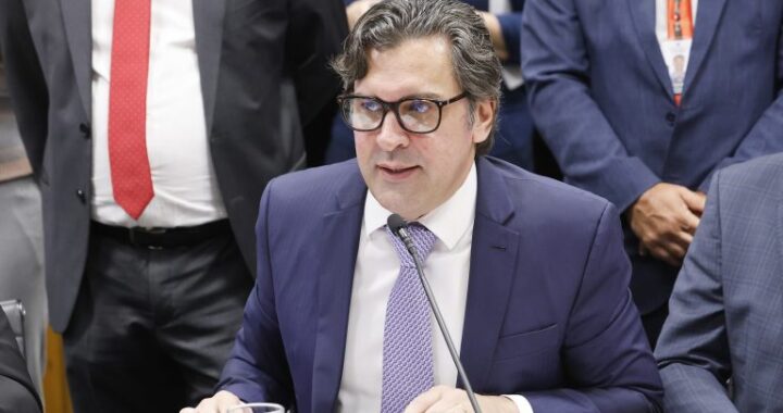 Comissão Mista de Orçamento aprova relatório preliminar do Orçamento de 2026