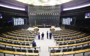 Deputados analisam MP que cria a licença ambiental especial; acompanhe