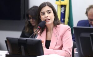Comissão aprova projeto que obriga indicar se partiu de escola registro de violência doméstica
