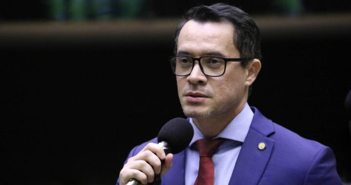 Comissão aprova incentivo à qualificação de pessoas com deficiência no mercado cultural