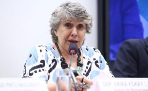 Comissão debate experiência do Brasil no combate à Aids