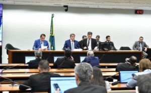 Comissão Mista de Orçamento aprova R$ 12,5 bilhões em créditos ao Orçamento de 2025