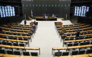 Deputados analisam projeto sobre regularização de imóveis rurais em áreas de fronteira; acompanhe