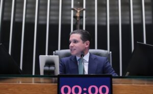 “Ocupação da cadeira da Presidência foi um desrespeito à Câmara e ao Legislativo”, afirma Motta