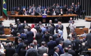 Deputados analisam projeto que prevê regras mais rígidas para devedor contumaz; acompanhe