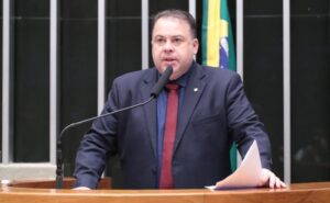 Comissão aprova projeto que obriga Ministério Público a considerar provas que interessem à acusação e à defesa