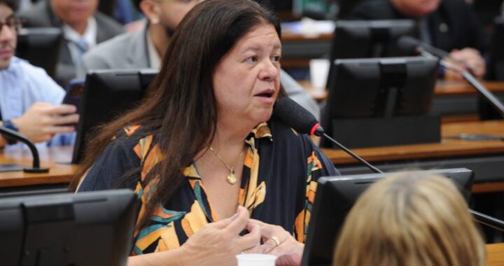 Comissão aprova gratuidade de justiça para pessoas com câncer, deficiência e autismo