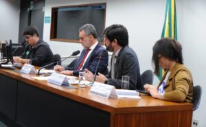 Debatedores apontam reforma de 2017 como principal causa de problemas do Fies