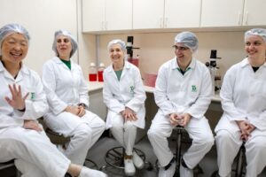 Cientistas que trabalharam no desenvolvimento da vacina contra dengue contam como foi a jornada