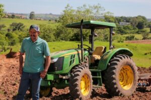 Governo de SP chega à marca de mil tratores adquiridos para agricultura familiar