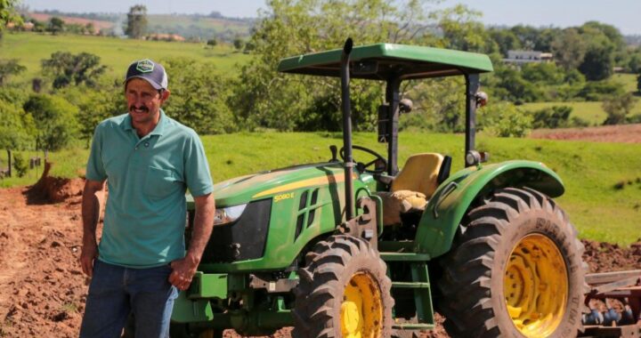 Governo de SP chega à marca de mil tratores adquiridos para agricultura familiar