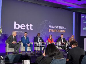 SP participa de Bett’s Global Week e aprendizagem digital é tema de mesa com criador do Pisa