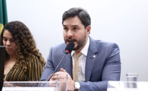 Comissão aprova obrigatoriedade de infraestrutura adequada em escolas públicas