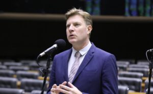 Comissão aprova autorização para terminais distante de portos realizarem fiscalização alfandegária