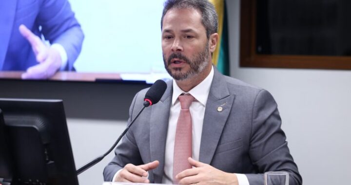 Comissão aprova obrigação de distribuidoras divulgarem arrecadação da taxa de iluminação pública