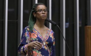 Comissão aprova programa para facilitar emissão de documentos de estudantes da rede pública