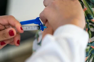 Butantan inicia estudo clínico de vacina contra gripe em pessoas acima de 60 anos