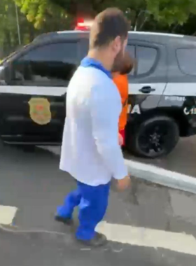 Policiais fantasiados de Scooby-Doo prendem trio e recuperam oito celulares