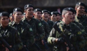 Projeto suspende decreto que limita validade de patentes militares