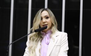 Projeto prevê certidão de nascimento em formato digital no aplicativo Gov.br