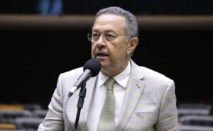 <div>Projeto garante “Teste da Mãezinha” gratuito para gestantes no SUS</div>