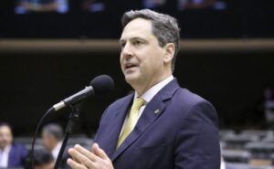 Projeto autoriza estados a legislar sobre desapropriação