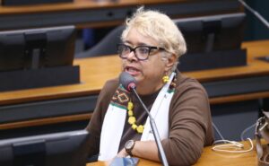 Projeto obriga farmácias do SUS a aceitarem receitas prescritas por enfermeiros