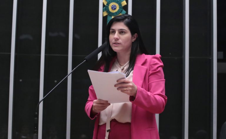 Comissão aprova projeto que cria cadastro de pesquisas sobre drogas contra o câncer